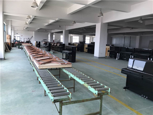 雅特曼三角钢琴